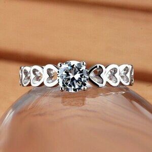 😍Lovely Anillos Hollow Heart Round Cut Moissanite Eternity Ring for Women, K770
